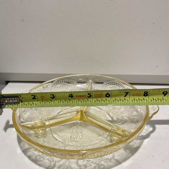 ANTIQUE HORSESHOE YELLOW DEPRESSION GLASS FOOTED DIVIDED PLATE 1930 - Picture 5 of 6